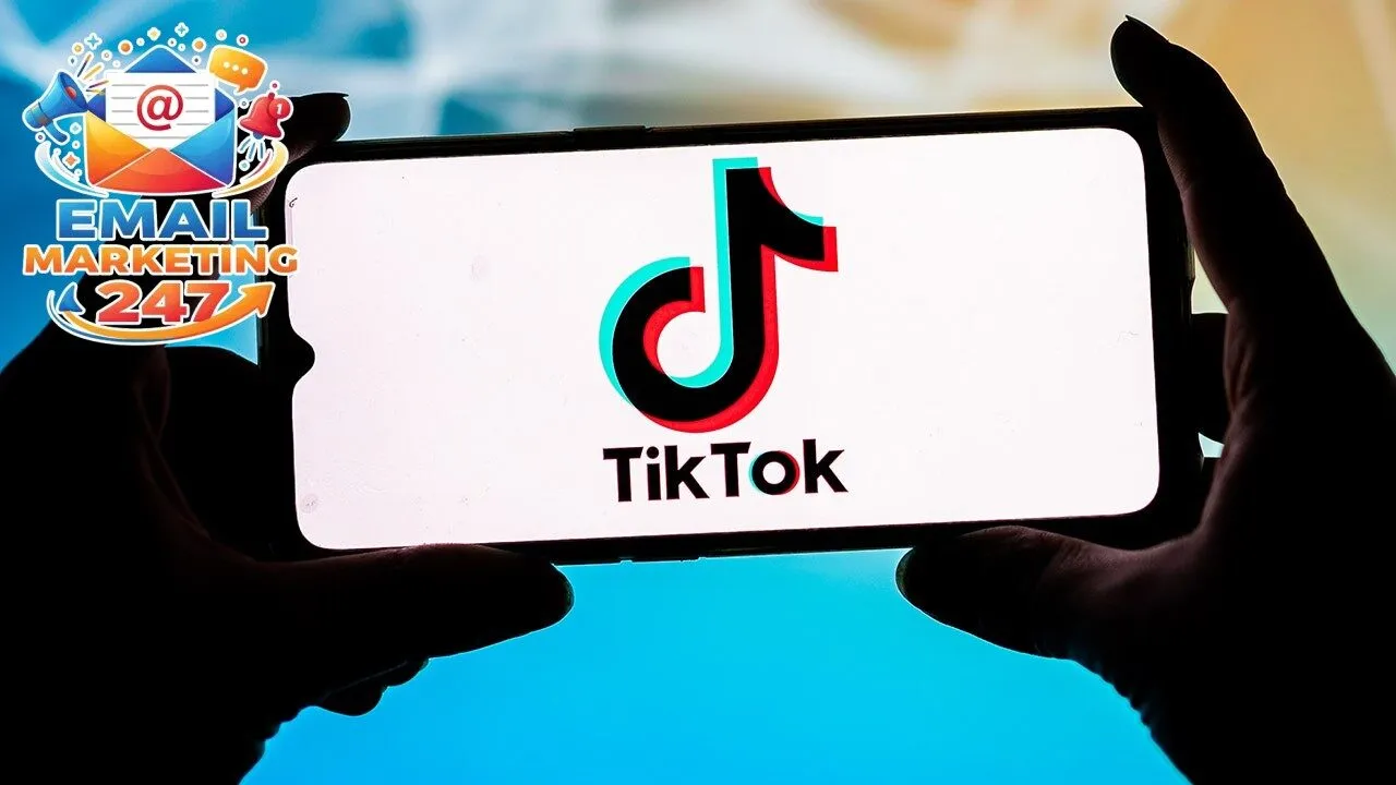 Giao diện ứng dụng TikTok với các tính năng xem video và tương tác